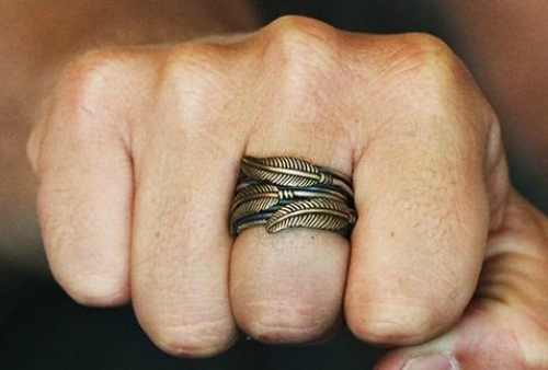 5 Model dan Harga Cincin Berlian Pria yang Paling Populer 02 - Finansialku