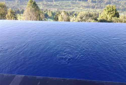 Top 10 Infinity Pool di Bali yang Super Spektakuler 04 - Finansialku