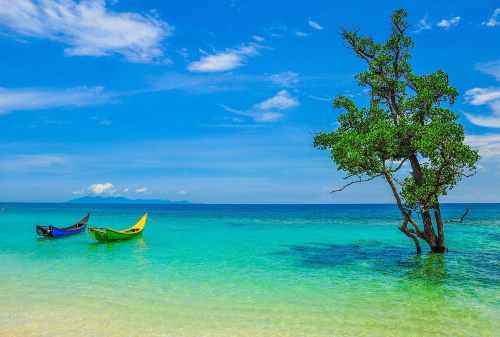 Gak Cuma Satu, Ada 8 Pantai Pasir Putih di Indonesia yang Cantik lho! 06