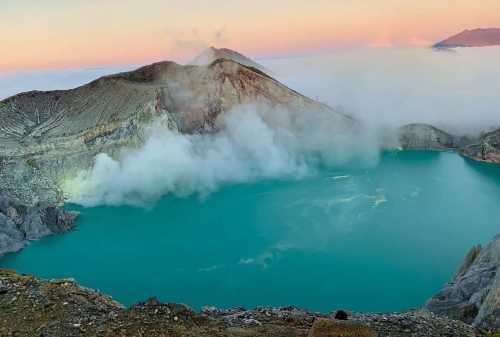 Kawah Ijen Challenging Yet Exciting Hike To Ijen Blue Fire 02 - Finansialku