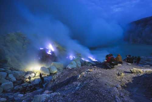 Kawah Ijen Challenging Yet Exciting Hike To Ijen Blue Fire 03 - Finansialku