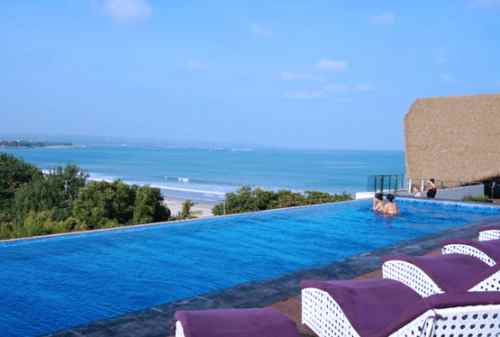7 Best Hotels In Bali With A Stunning Beachfront View 05 - Finansialku