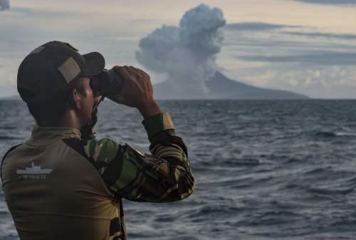 History of Mount Krakatau That Killed 36.000 People In 1883 04