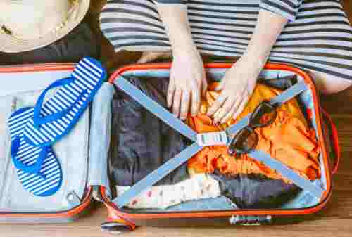 Girls, Ini Tips Packing Barang Untuk Traveling Bareng Gebetan 02 - Finansialku
