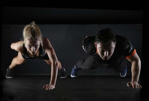 Ini Gerakan Cara Melatih Otot Dada di Rumah Tanpa Harus Pergi Ke Gym! 02 - Finansialku