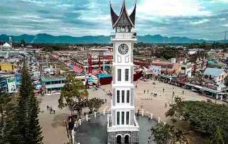 Bukittinggi, The Truly West Sumatera Tourism Pride 00 Jam Gadang - Finansialku