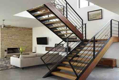 Sejumlah Ide Dekorasi Tangga yang Bikin Rumah Lebih Manis 06 - Finansialku
