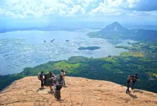 TOP 10 Tempat Wisata Purwakarta yang Hits Gunung, Waduk, Curug! 09 - Finansialku