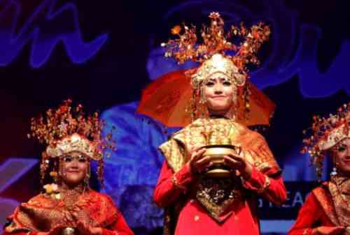 25+ Gambar Tarian Daerah ASLI Indonesia dan Daerah Asalnya 02 - Finansialku 25+ Gambar Tarian Daerah ASLI Indonesia dan Daerah Asalnya 02 - Finansialku