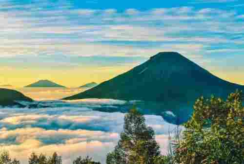 Mau Berkunjung Ke Ujung Genteng? Ada Tempat Menarik Lho!