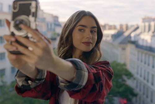 Termasuk Emily in Paris, Deretan Film dan Serial Bertema Fashion