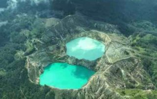 8 Thrilling Activities to Do in Three Color Lakes, Kelimutu 01 - Finansialku