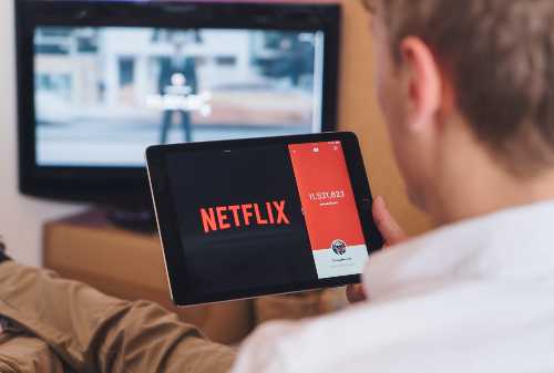 10 Rekomendasi Film Thriller Netflix Terbaik, WAJIB Kamu Tonton 01 - Finansialku