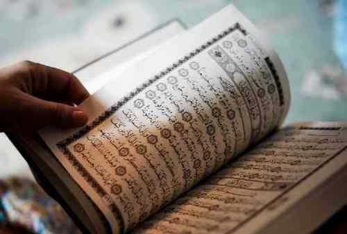 10 Prospek Kerja Jurusan Tafsir Quran dan Gajinya 01 - Finansialku