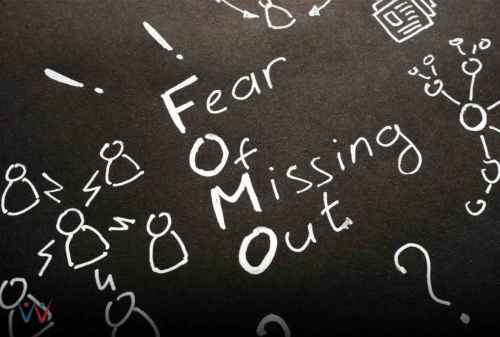 FOMO (Fear of Missing Out), Umur 25 Tahun Sudah Punya Apa Saja - 01 - Finansialku