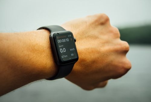 Bingung Mau Beli Smartwatch yang Mana_ Ini Dia Deretan Smartwatch Terbaik di 2021 - 01 - Finansialku