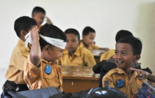 Nabung Dana Pendidikan Anak di Produk Asuransi, Emang Bisa - Finansialku 01