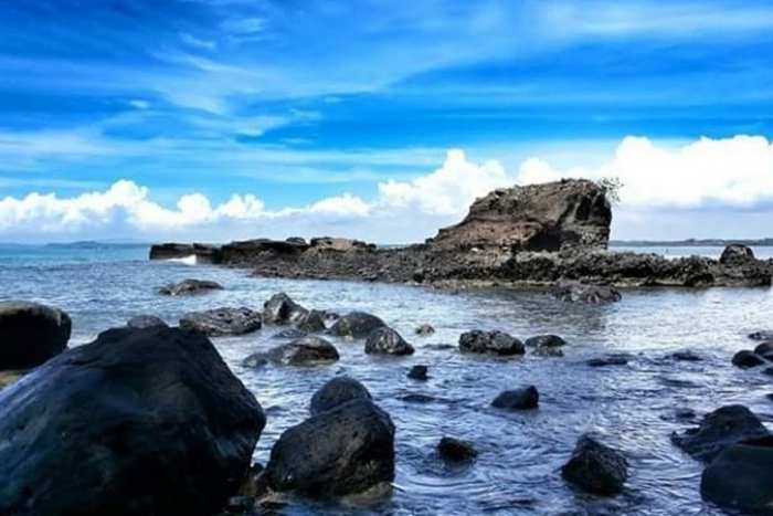 Destinasi Wisata Lampung_Pantai Guci Batu Kapal