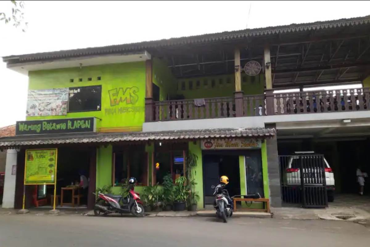 tempat makan terdekat_Warung Betawi H Apen - Zomato