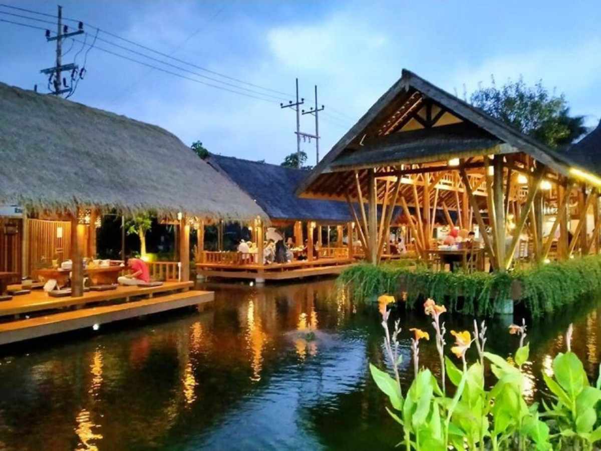 restoran suasana nyaman gubug makan restoran suasana nyaman gubug makan