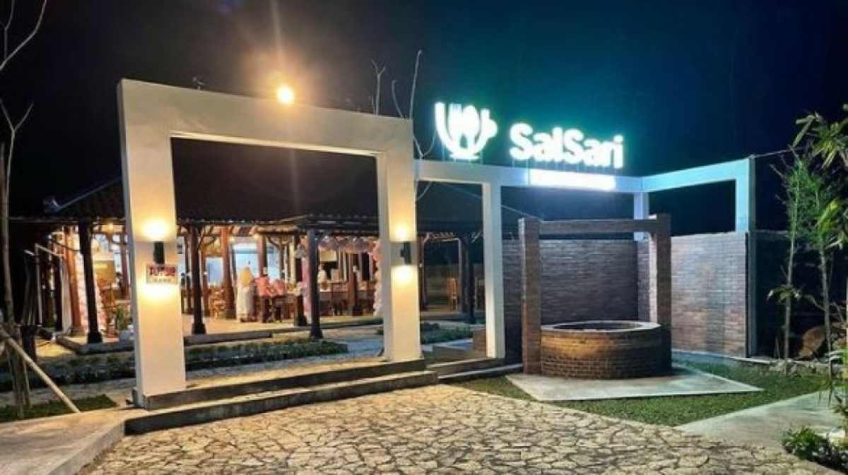 restoran suasana nyaman Salsari