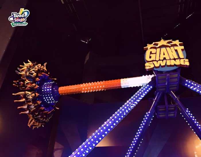 Wahana Trans Studio Bandung_Giant Swing Wahana Trans Studio Bandung_Giant Swing
