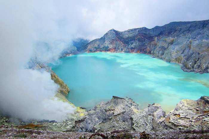 15 Pemandangan Alam di Indonesia yang Bikin Berdecak Kagum 08 - Finansialku