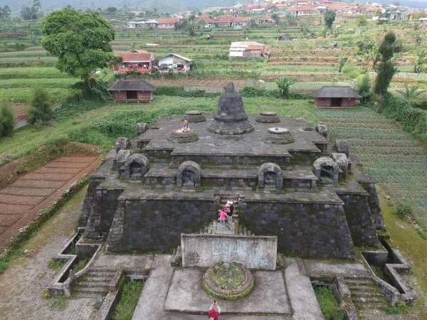 wisata puncak-candi tridharma