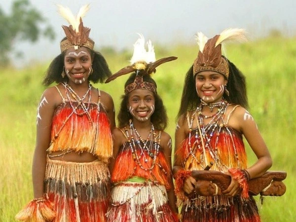 Baju Adat Papua_Baju Kain Rumput