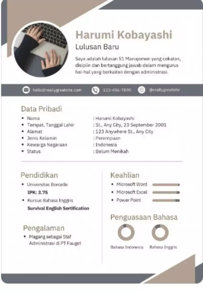 CV lamaran kerja_4 Contoh CV Lamaran Kerja Fresh Graduate