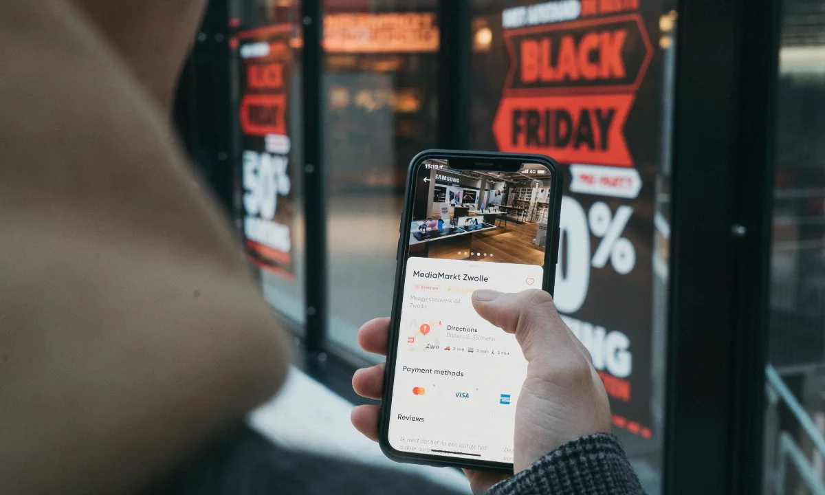 Ilustrasi belanja saat Black Friday