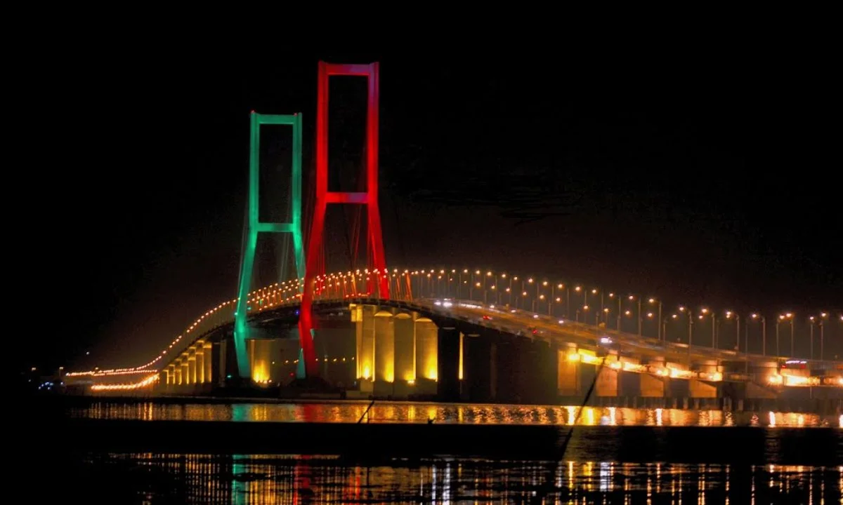 Jembatan Suramadu