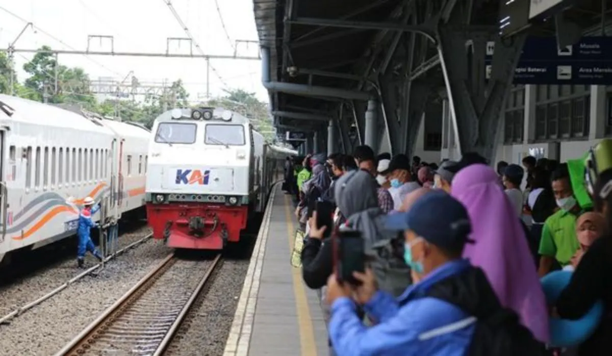 Pemudik Kereta Api