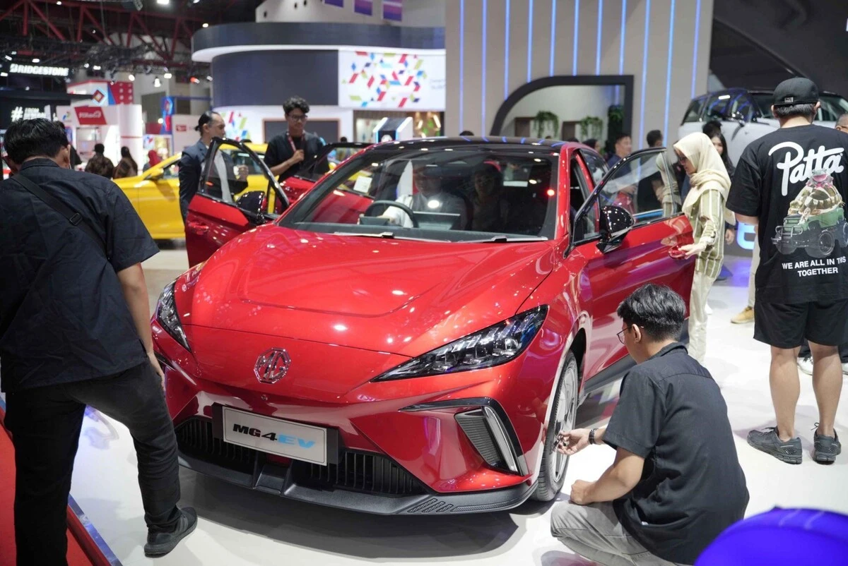 daftar mobil terlaris di IIMS 2024 2