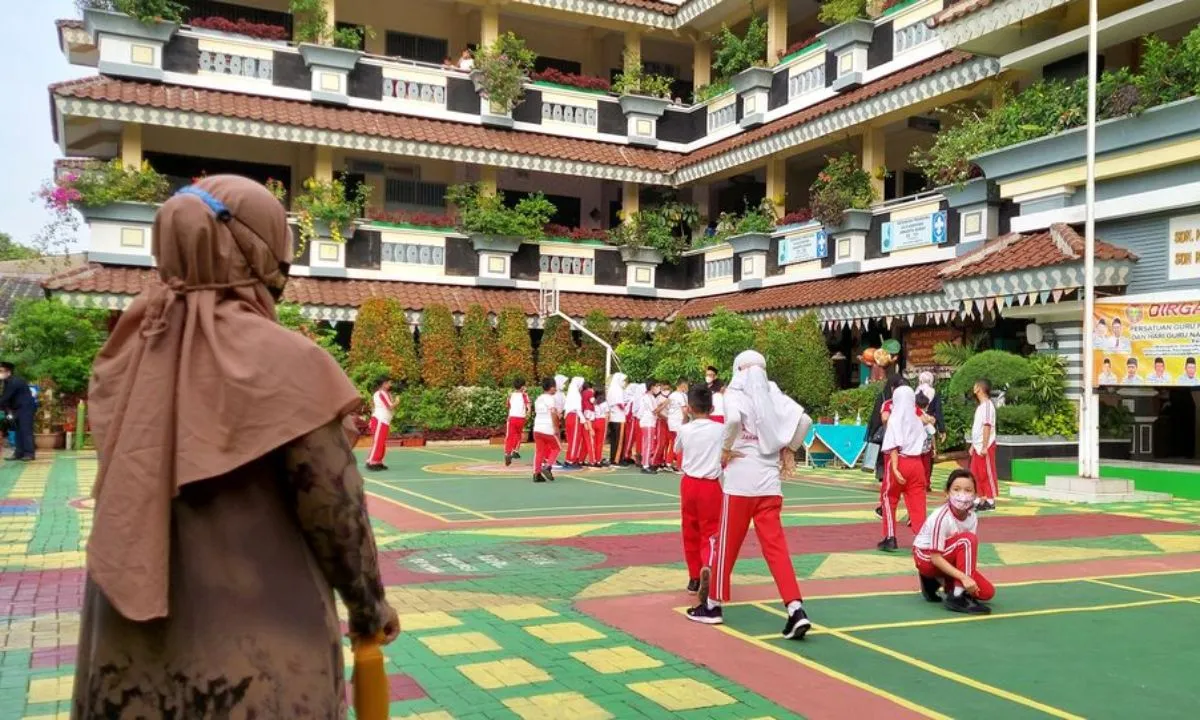 sekolah negeri atau swasta 01 detik com