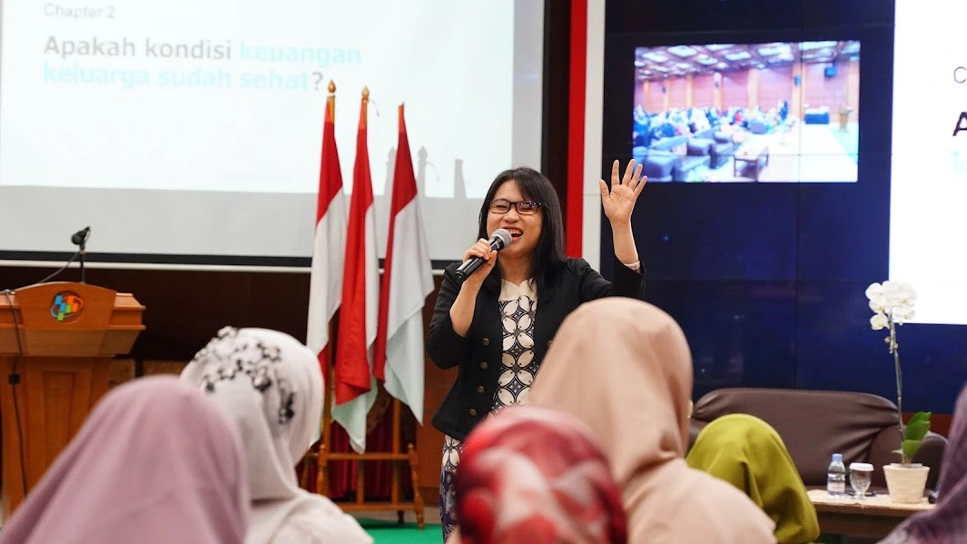 Pengelolaan keuangan rumah tangga
