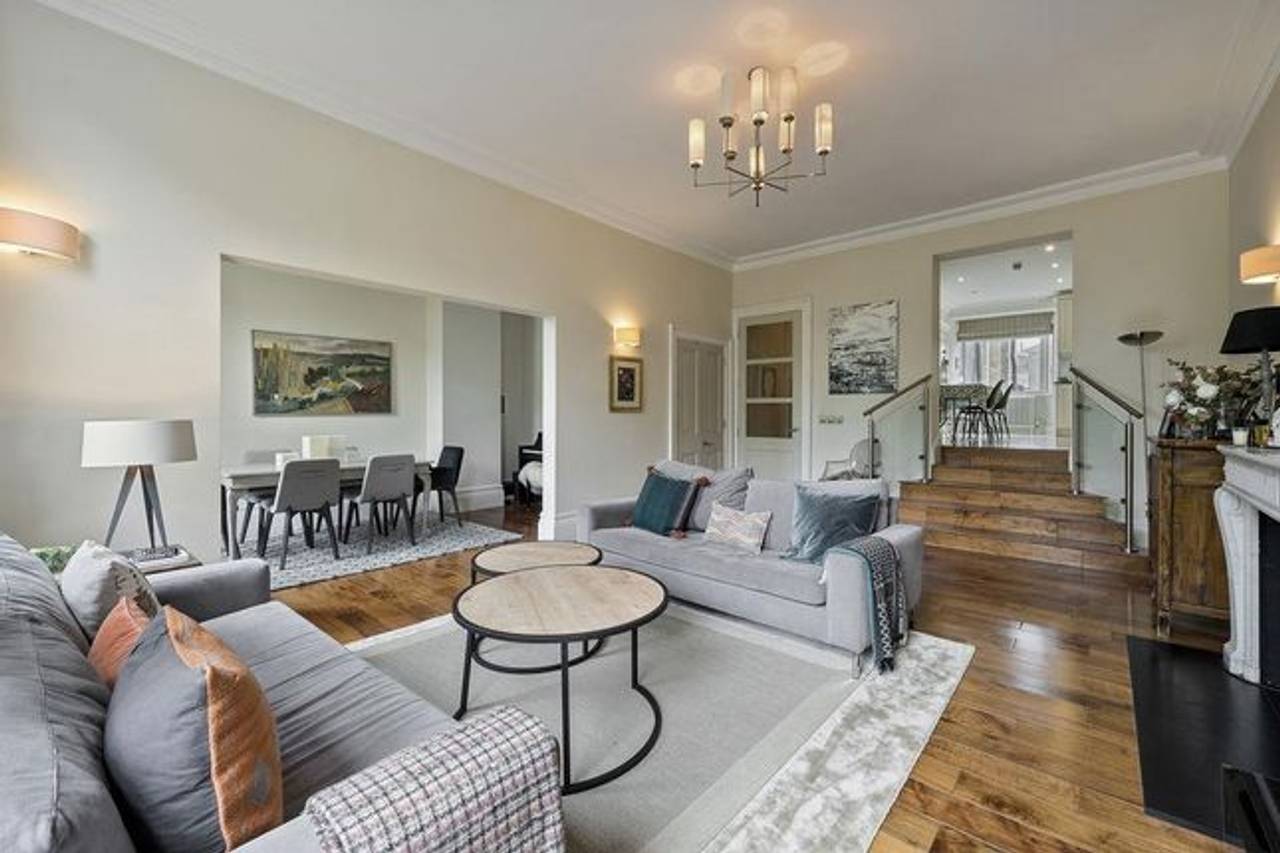 Flat to rent in Queen's Gate Gardens, London SW7