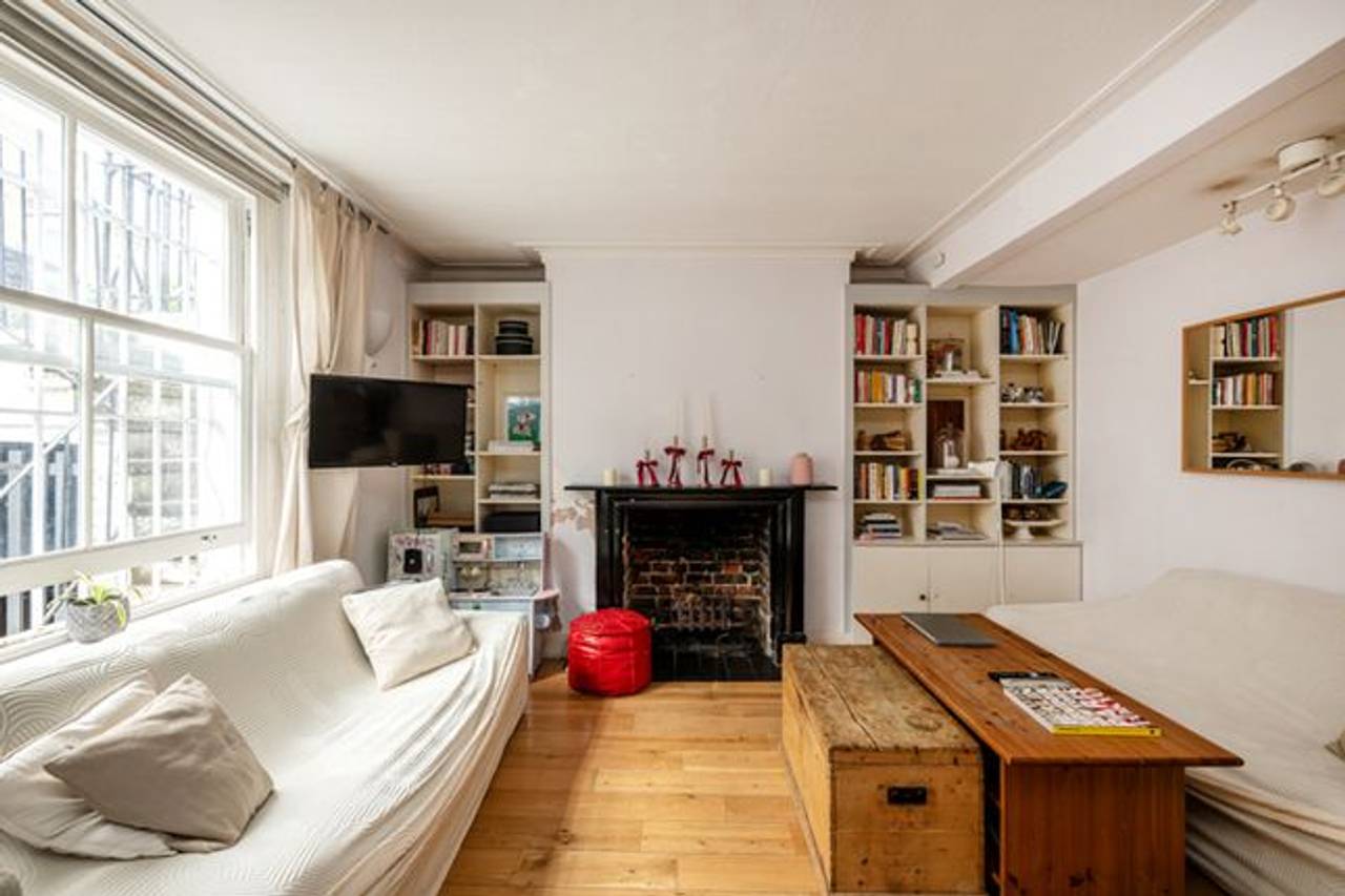 Flat to rent in Holland Road, London W14