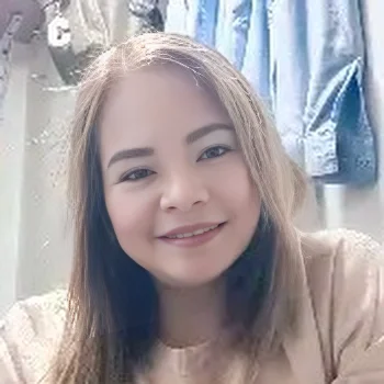 Roselyn - Filipino Nanny / Maid