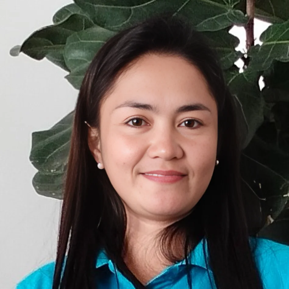 Maricel - Filipino Pet Caretaker