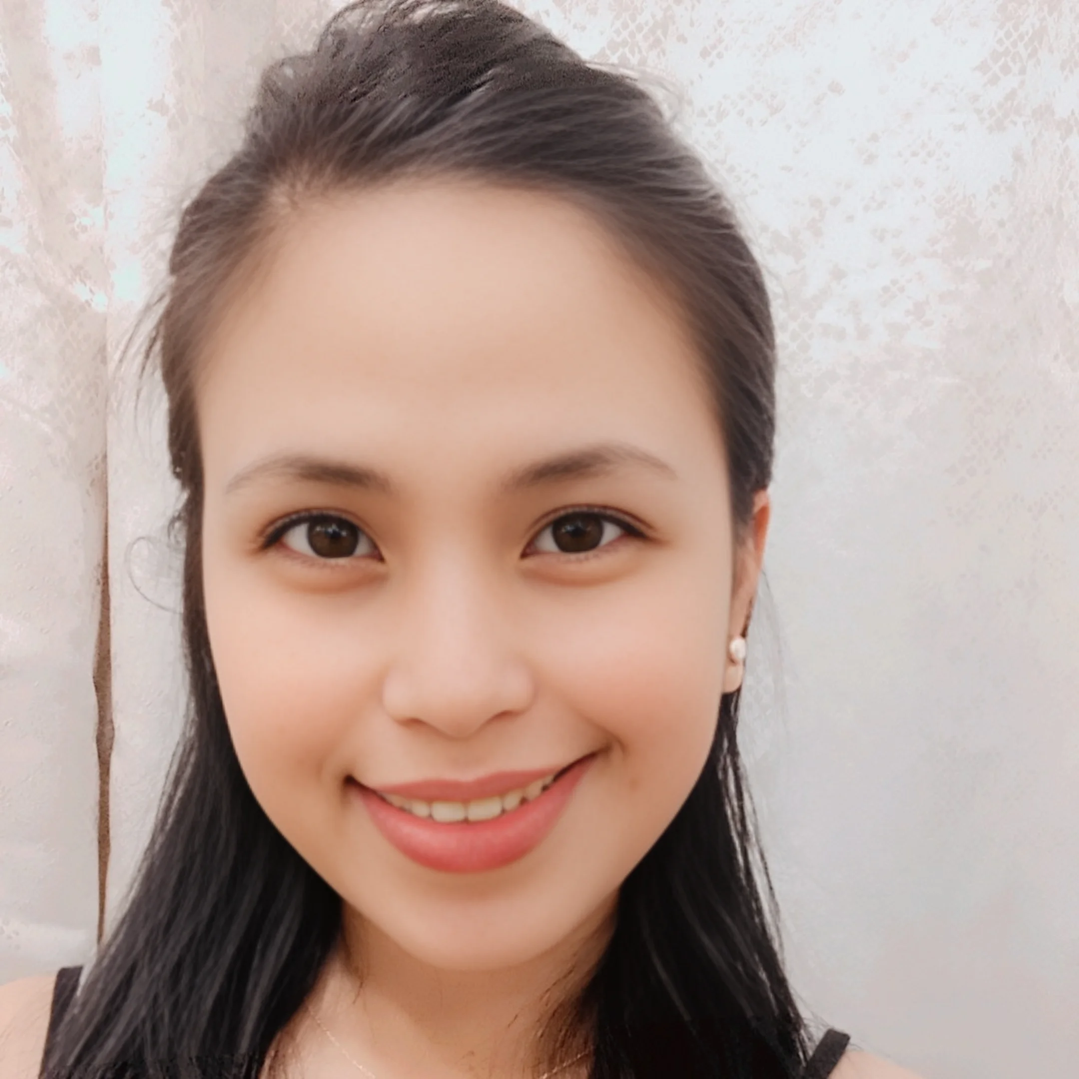 Rolyn - Filipino Maid