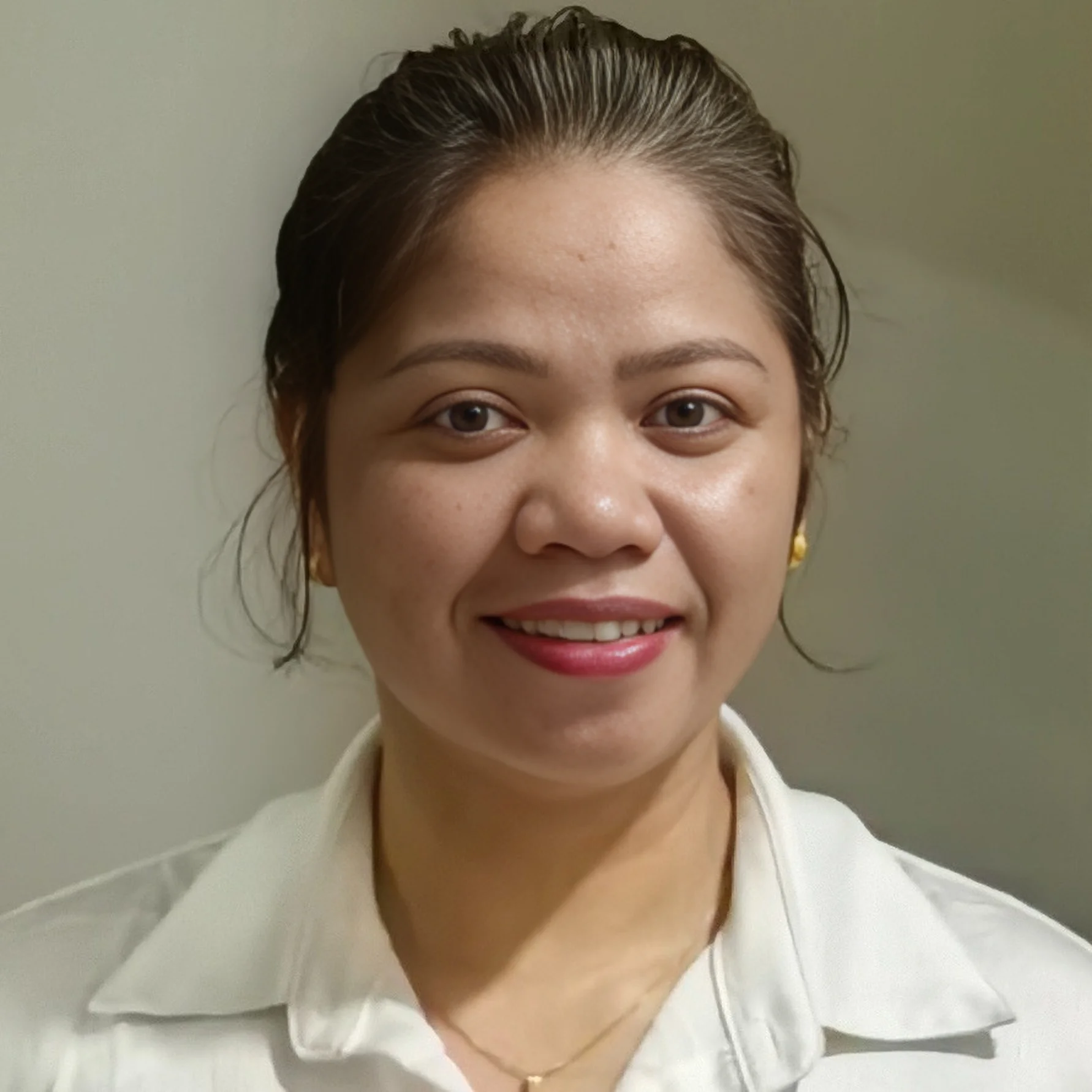 Gina - Filipino Maid