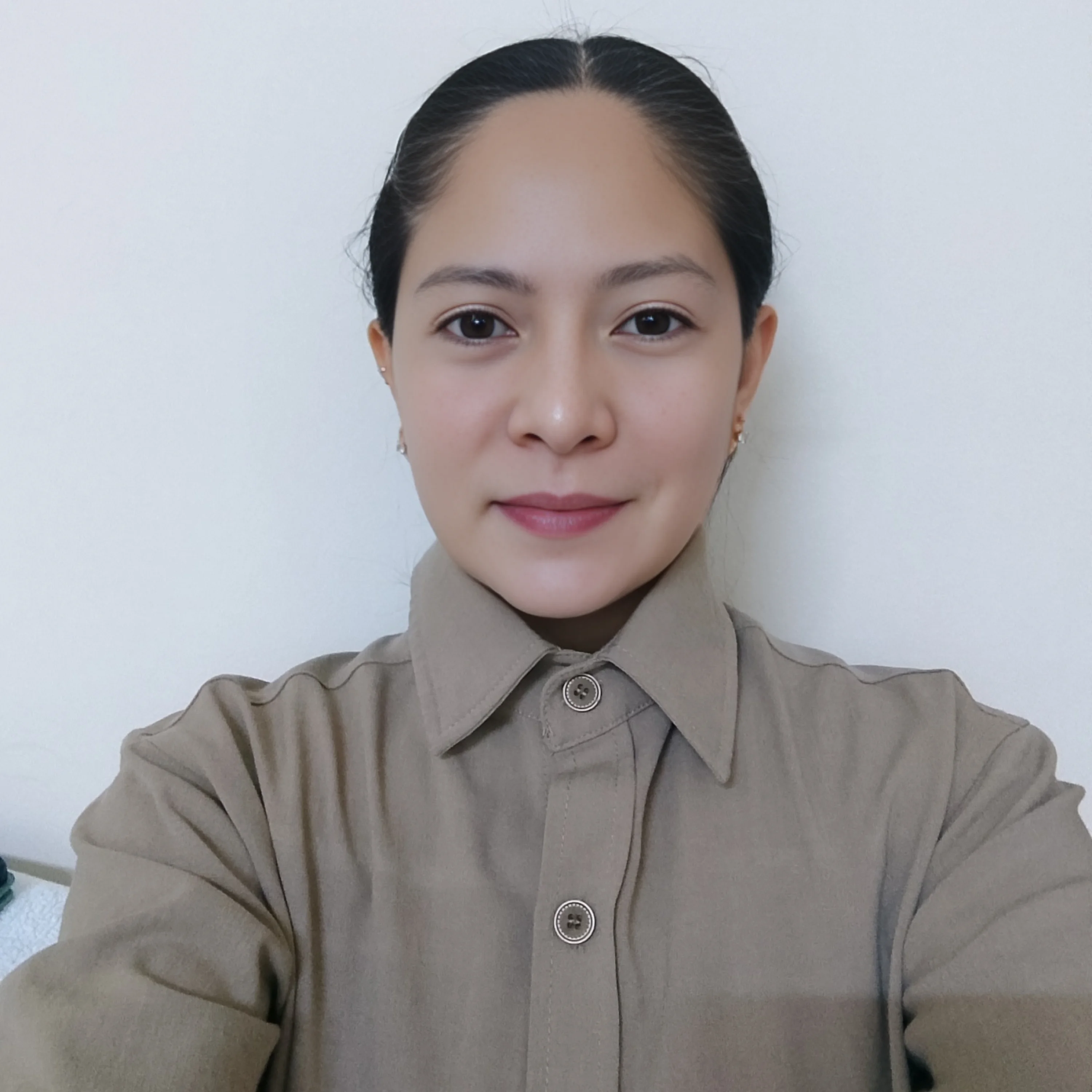 Riza - Filipino Maid