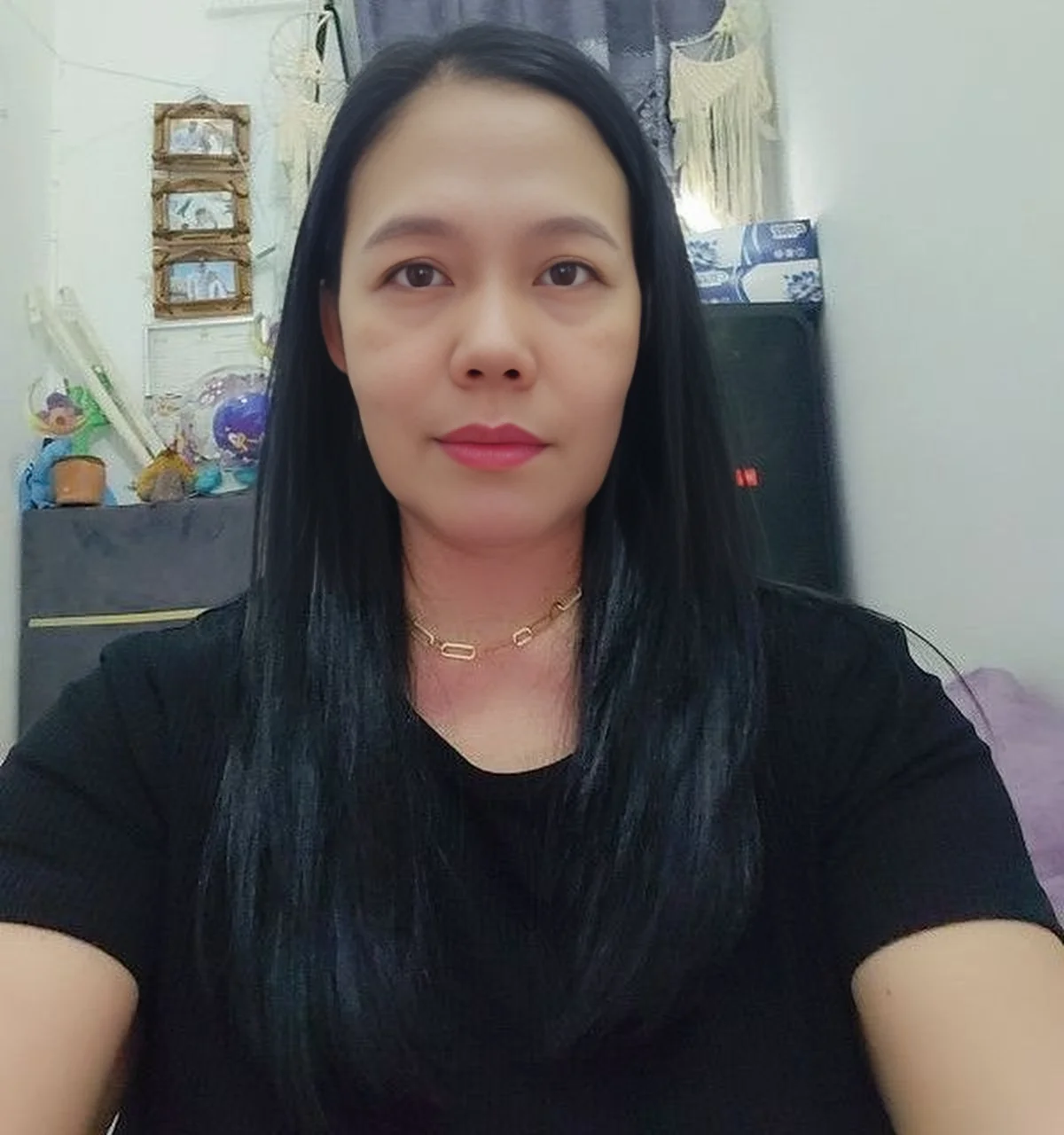 Mona - Filipino Maid