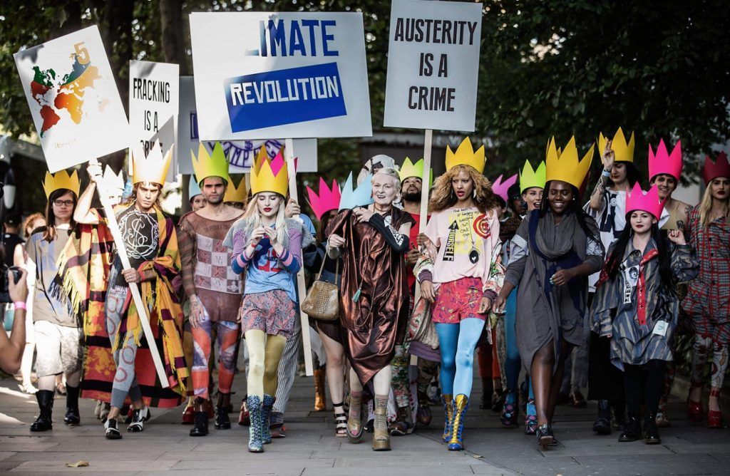 Vivienne Westwood cerrando su show en el London Fashion Week 2015