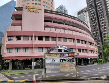 51 Goldhill Plaza