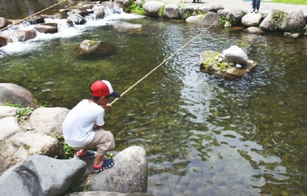 埼玉県 名栗川 初心者でも簡単に川釣りとキャンプが楽しめる つりチケマガジン