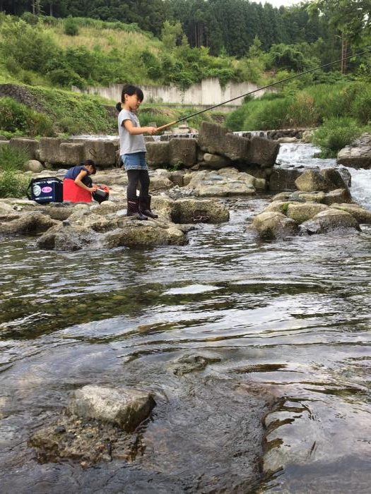 ファミリー向け 愛知川支流 渋川での鮎 餌釣り つりチケマガジン