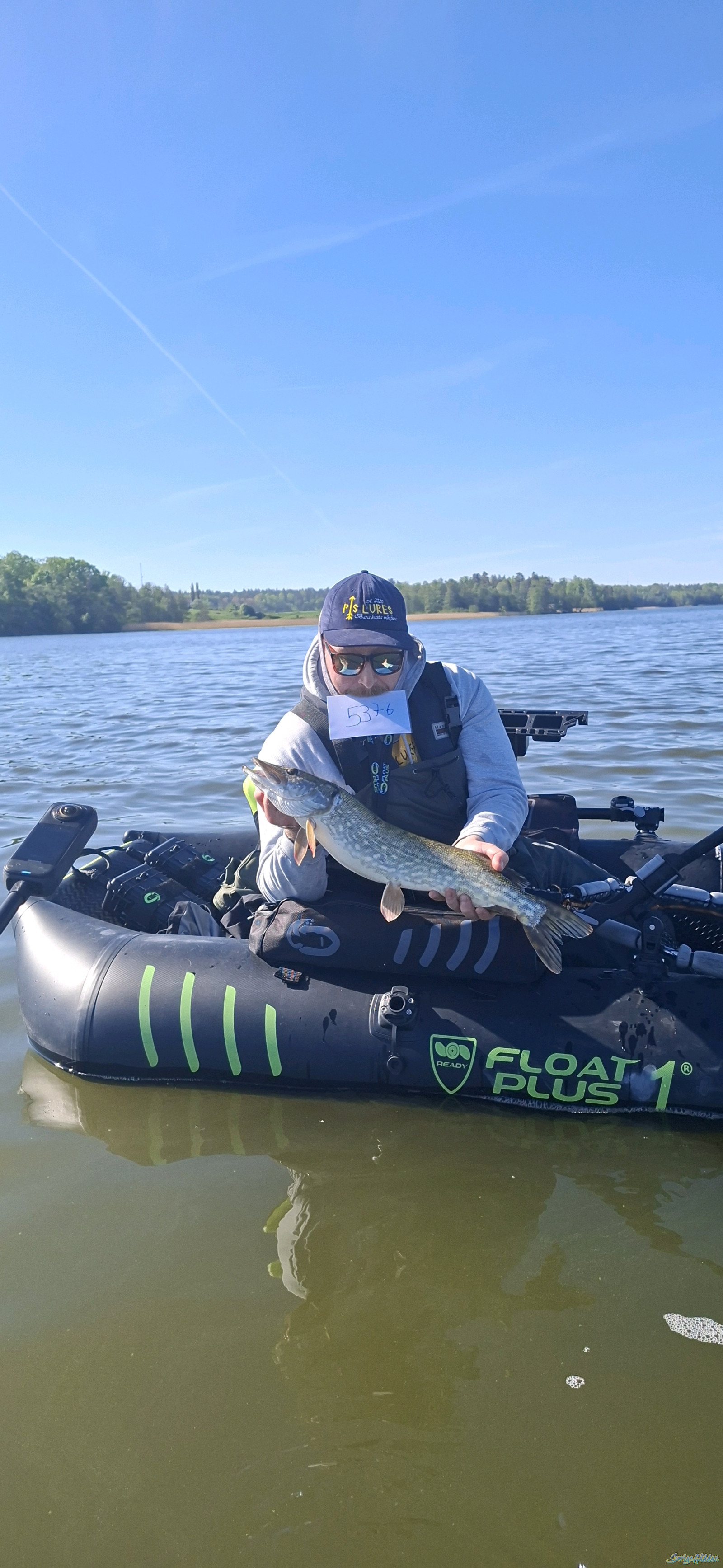 66 cm fångad av John Barbereaux Swaab,Stefan Söderqvist,Daniel Lagerholm (Bellyboat Fishing 1) i SverigeGäddan 2026 Vår