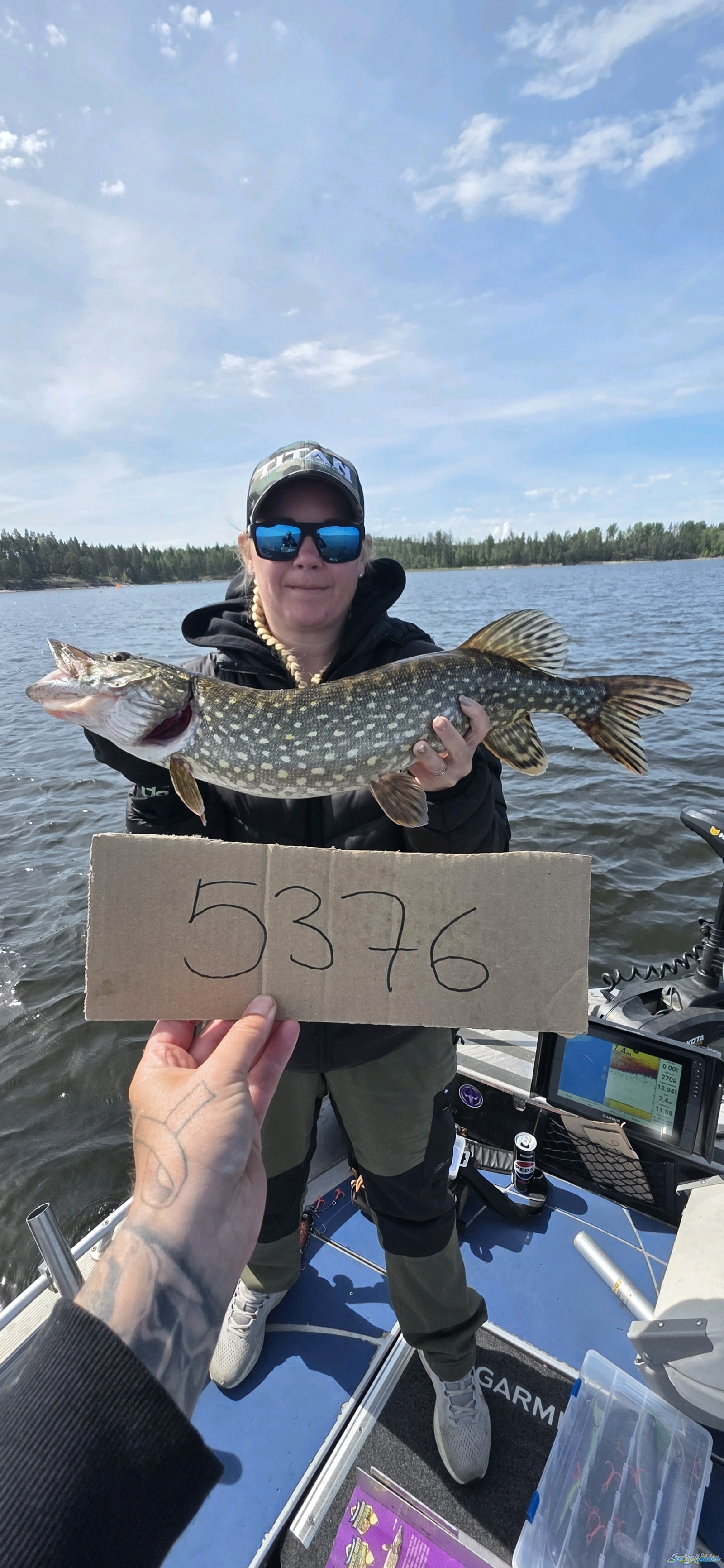 70 cm fångad av Magnus Toth,Sofia Klasén (Titan Pro Tackle) i SverigeGäddan 2026 Vår